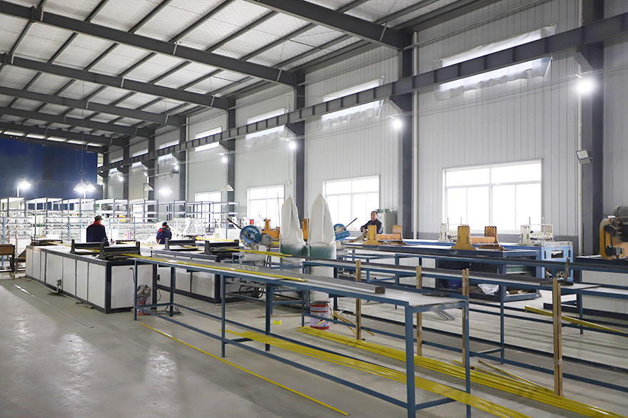 拉擠格柵、拉擠型材設(shè)備